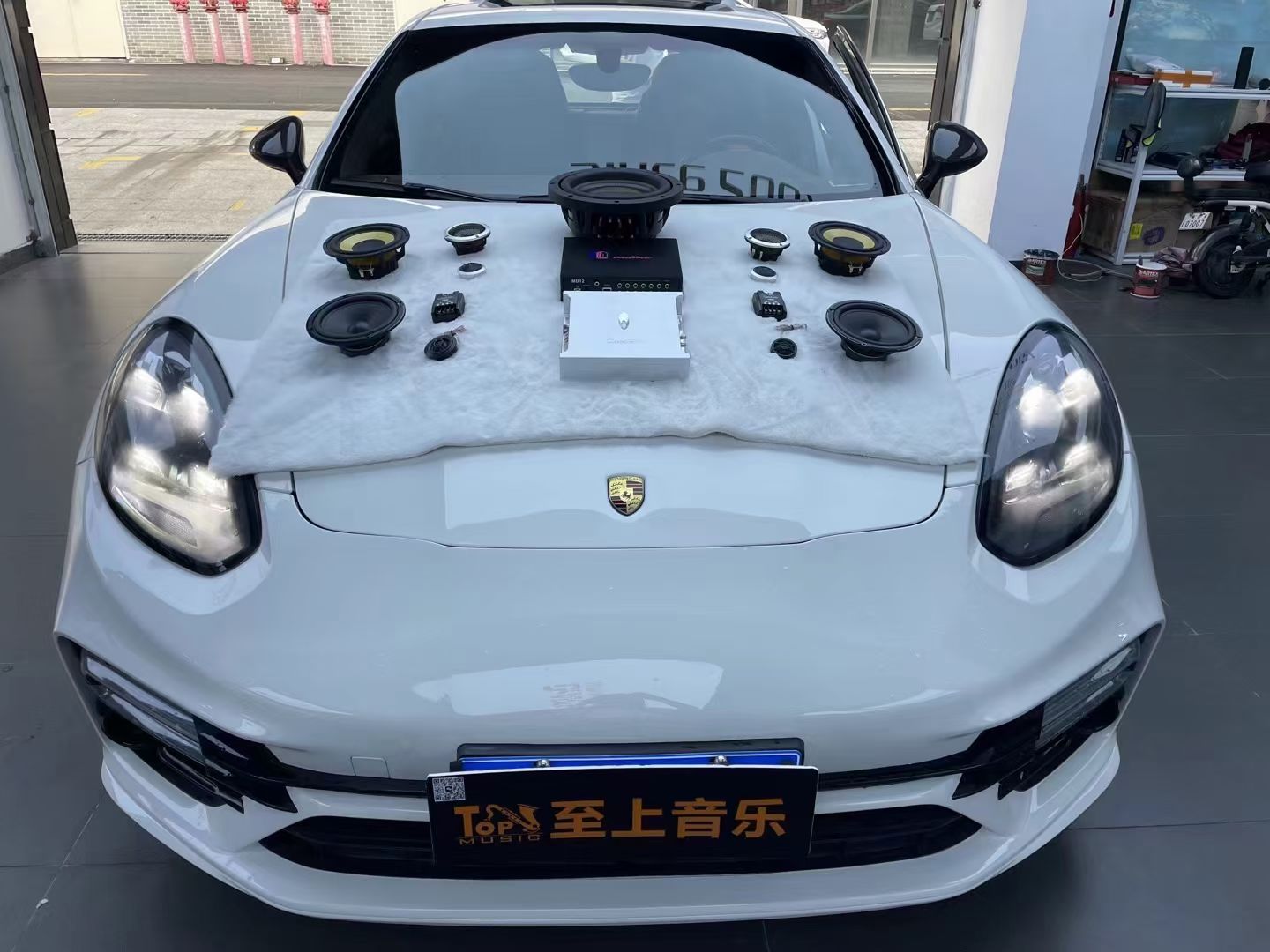 保时捷帕拉梅拉音响升级，轻松拥有殿堂级音...