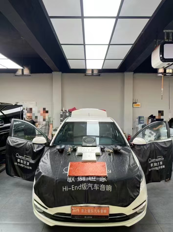 起亚K2.jpg